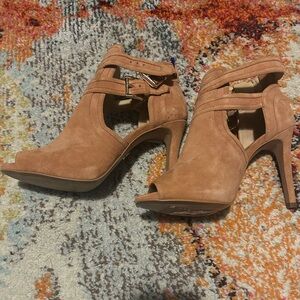 Women's Michael Kors Tan Peep-Toe Heeled Sandals